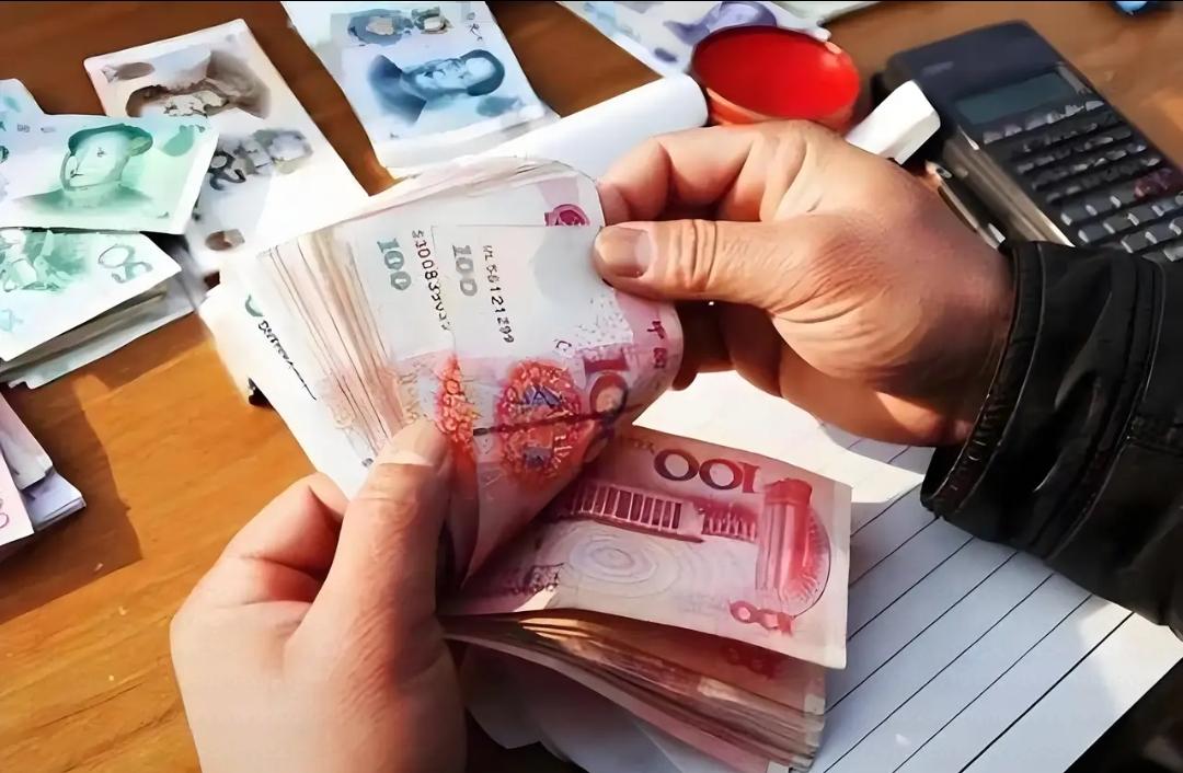 危机之下，生活开支紧缩成了很多人的无奈之举。就拿我来说，以前每周都要去外面吃几顿