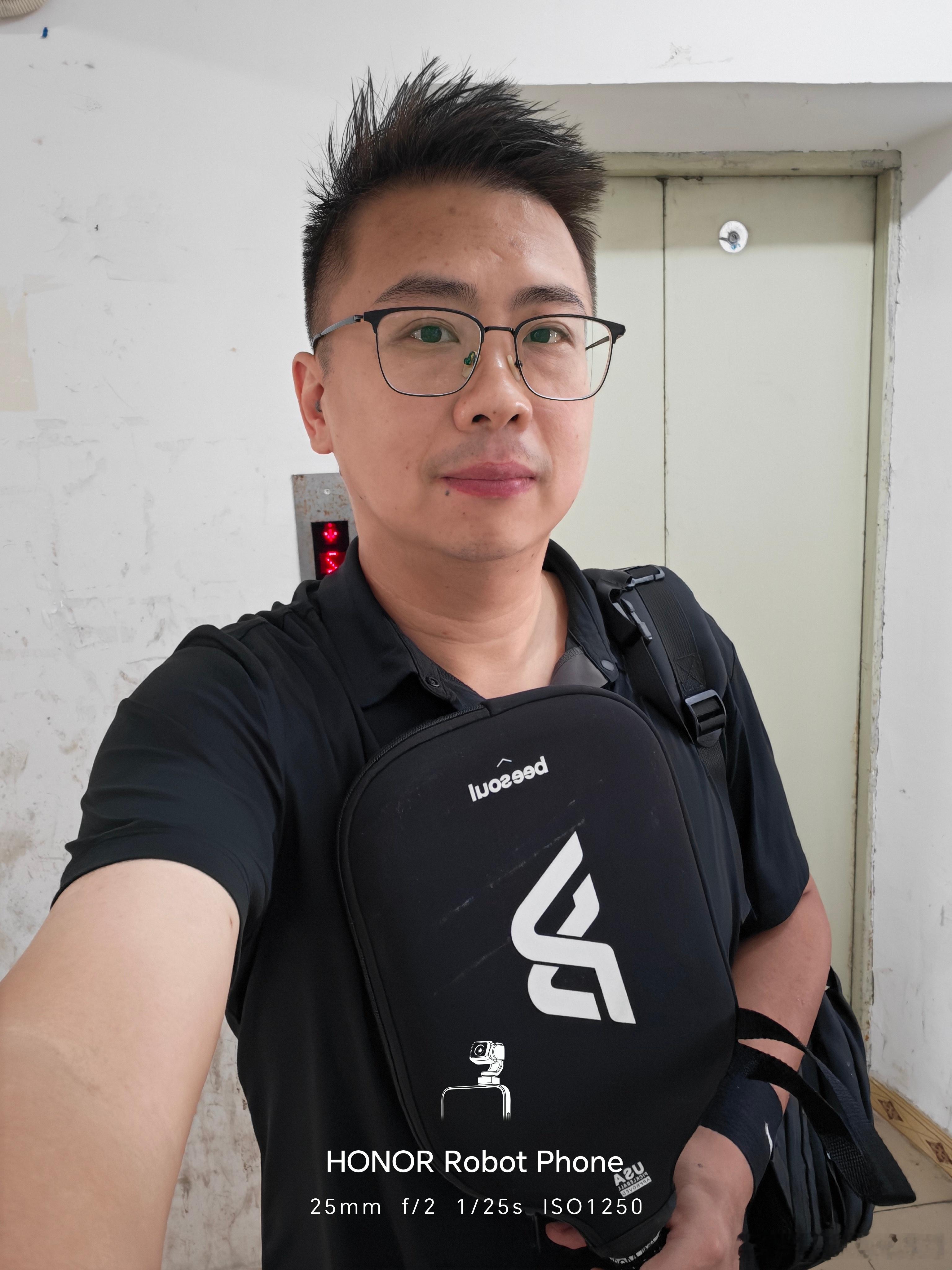 减肥，是为了让自己打的越来越像费德勒虽然我打的并不是网球，而是重双打轻单打的匹克