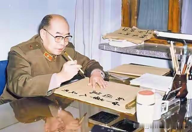 志愿军师长回乡探亲，搭了辆驴车，赶车的老汉唠了一路：我儿子18年前当兵走了……话