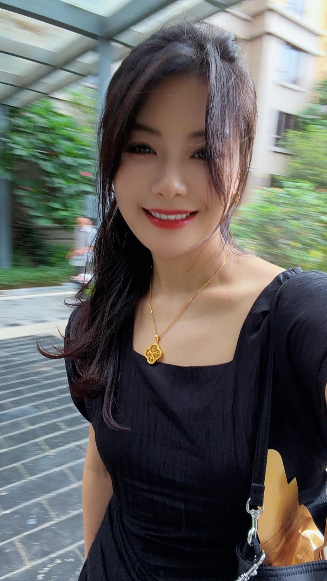 心中有火，眼里有光，脚下有路