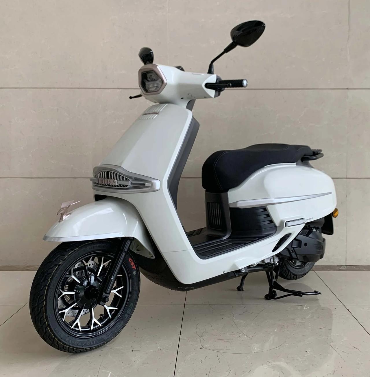 完全没问题，只要你有足够多的时间就行。小踏板摩托车操控便利，但是骑行速度有限，如