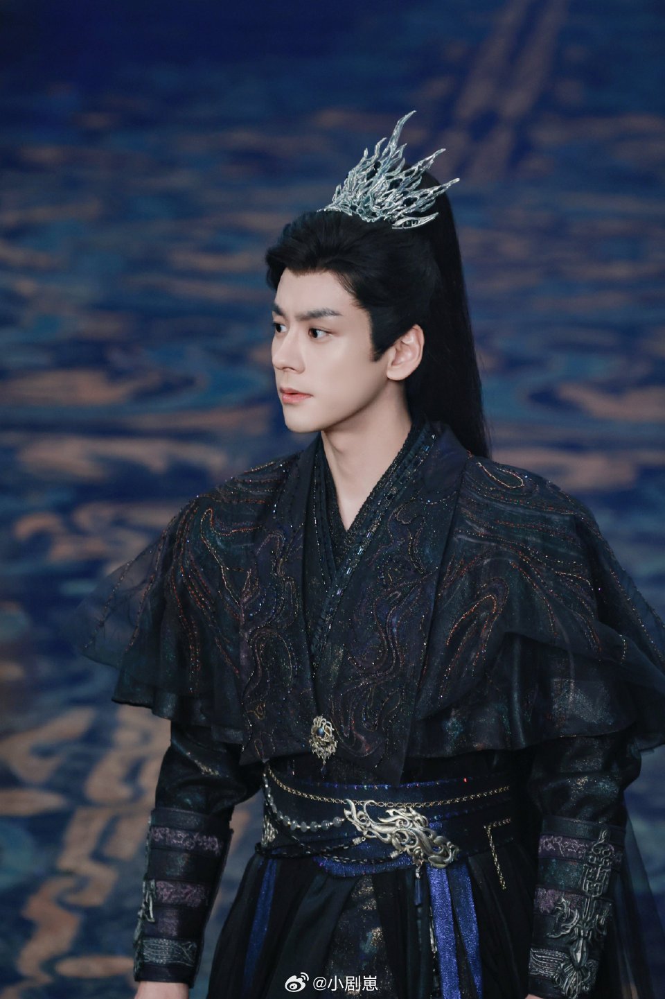 贺思慕晏柯女总裁和男特助迪丽热巴魏哲鸣女总裁男特助女强男特助设定超带感，晏柯满眼