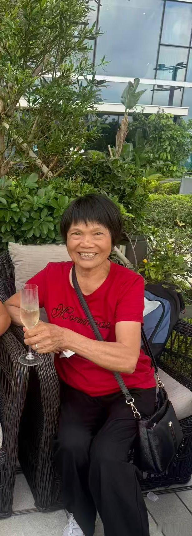 《妈妈，我长大了要做医生，因为我不想让你生病》
-您的孩子写给您老人家的一封家书