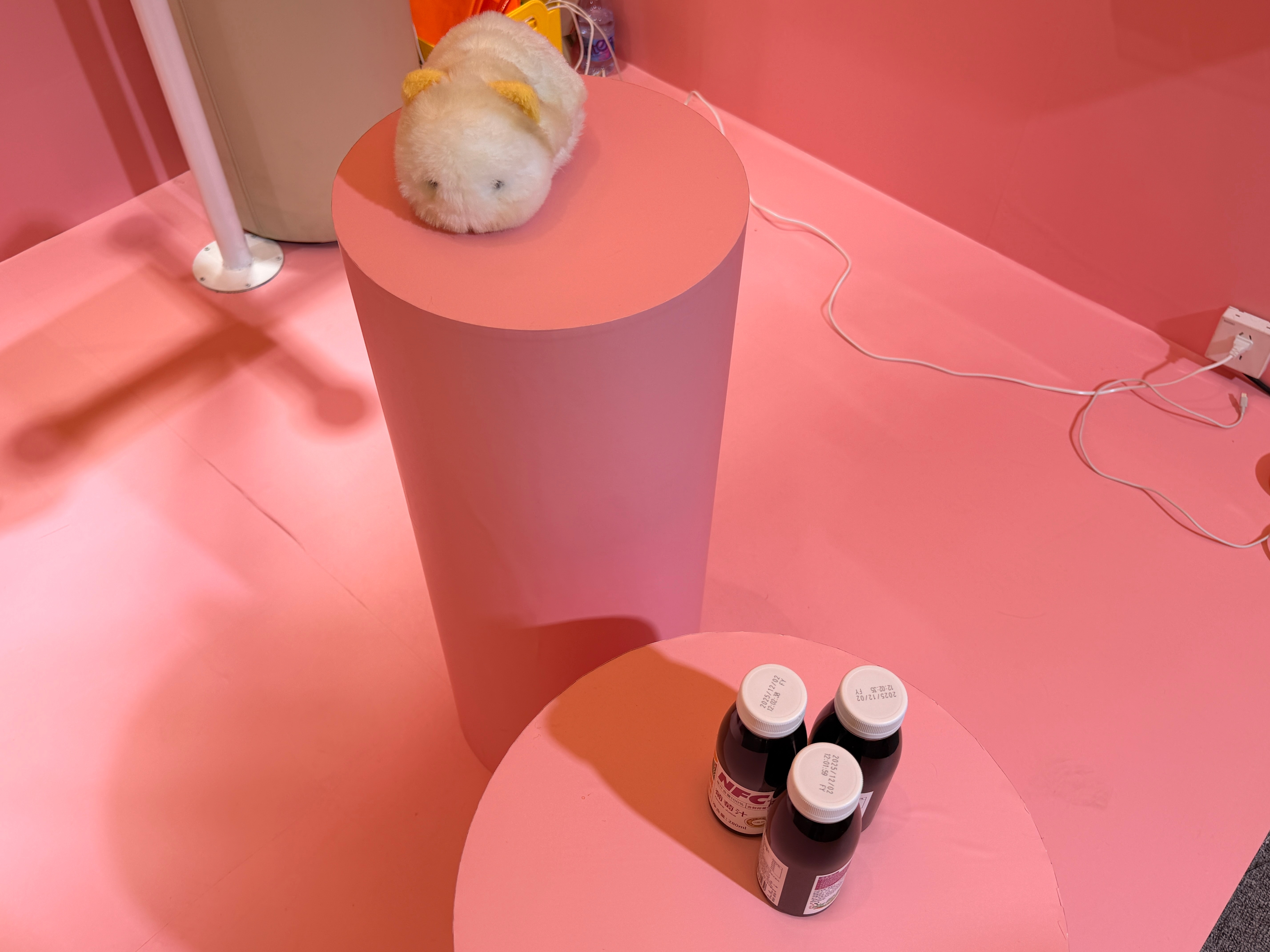 今年AWE浓度最高的一个词就是AI。对于普通人来说，是不是觉得AI有点太宏大了？