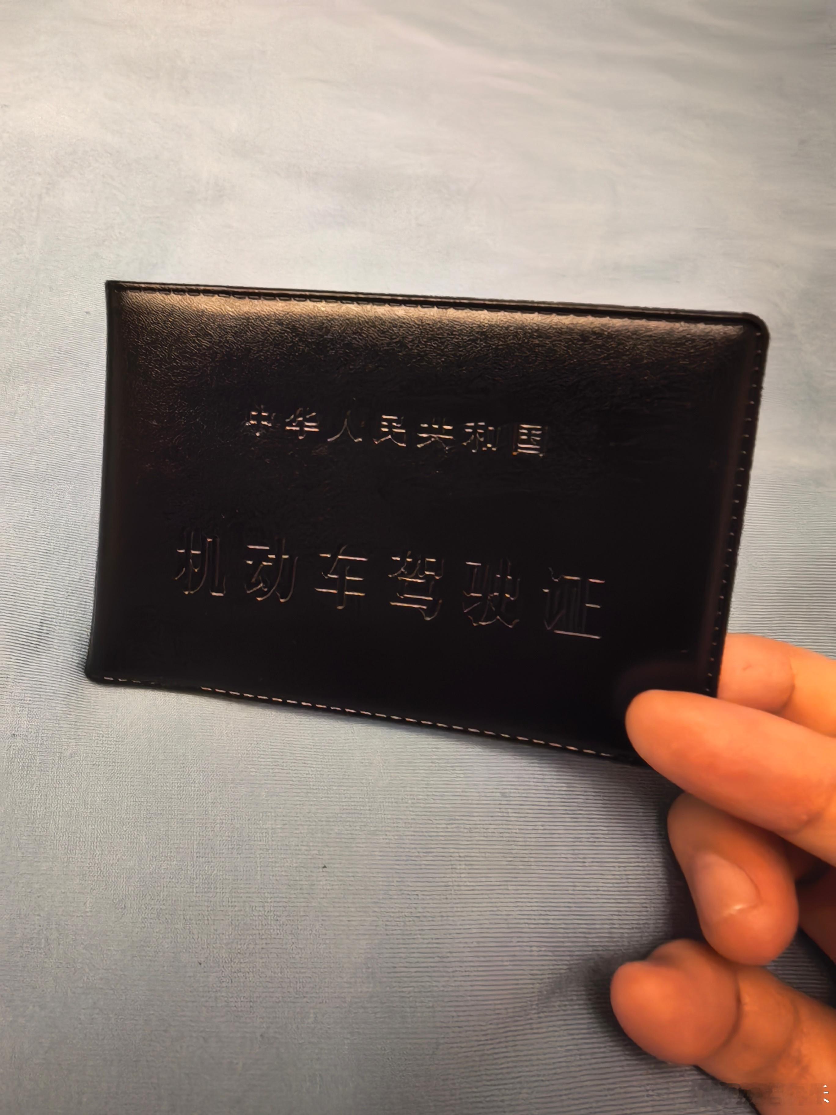 生活手记现在政府效率是真的高，非常方便。我是成都驾照，下个月就要到期了，在手机上
