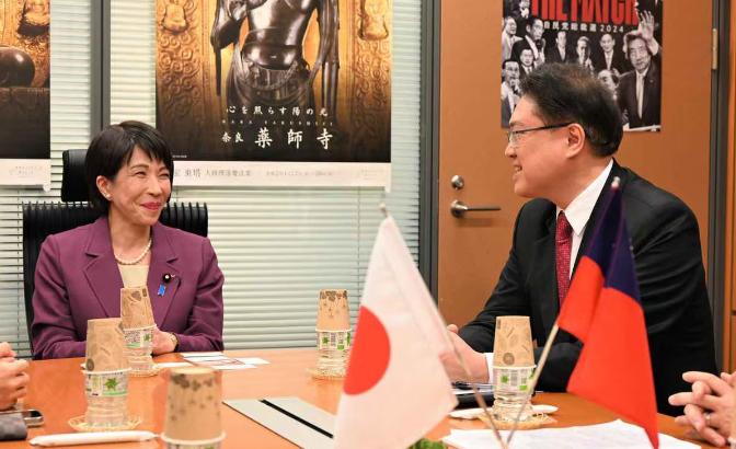 被稀土卡脖子，日本彻底扛不住了！近日，日本在万般无奈之下，竟然找美国帮忙，希望能