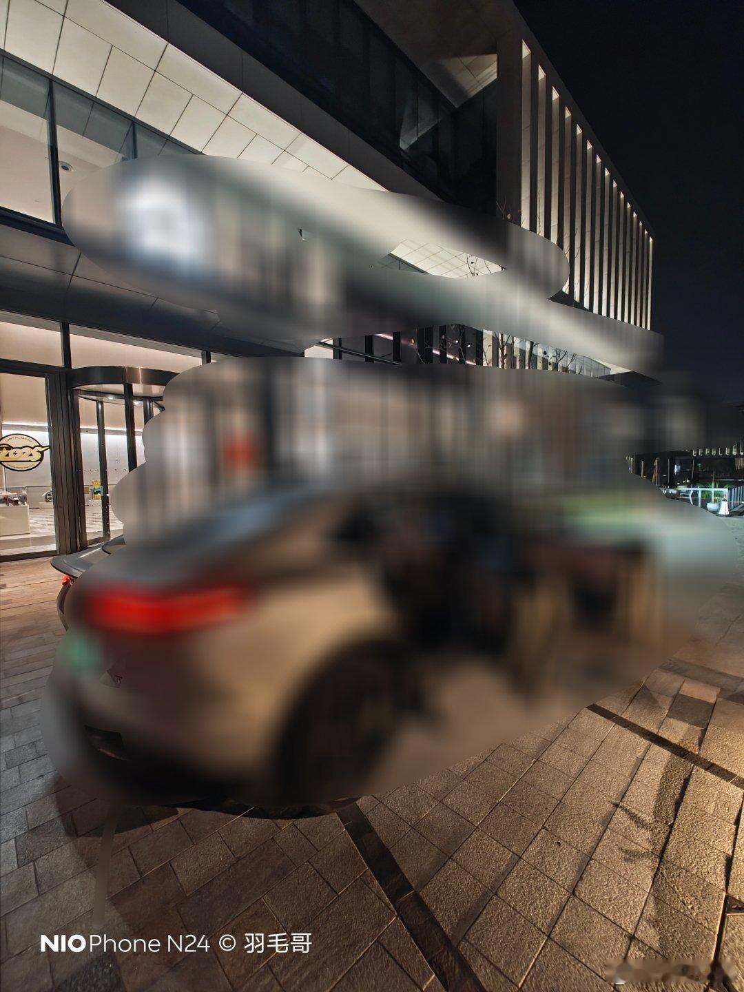 又试了个无版本号的智驾，在变好，正在稳步靠近低算力的顶流电动兄弟