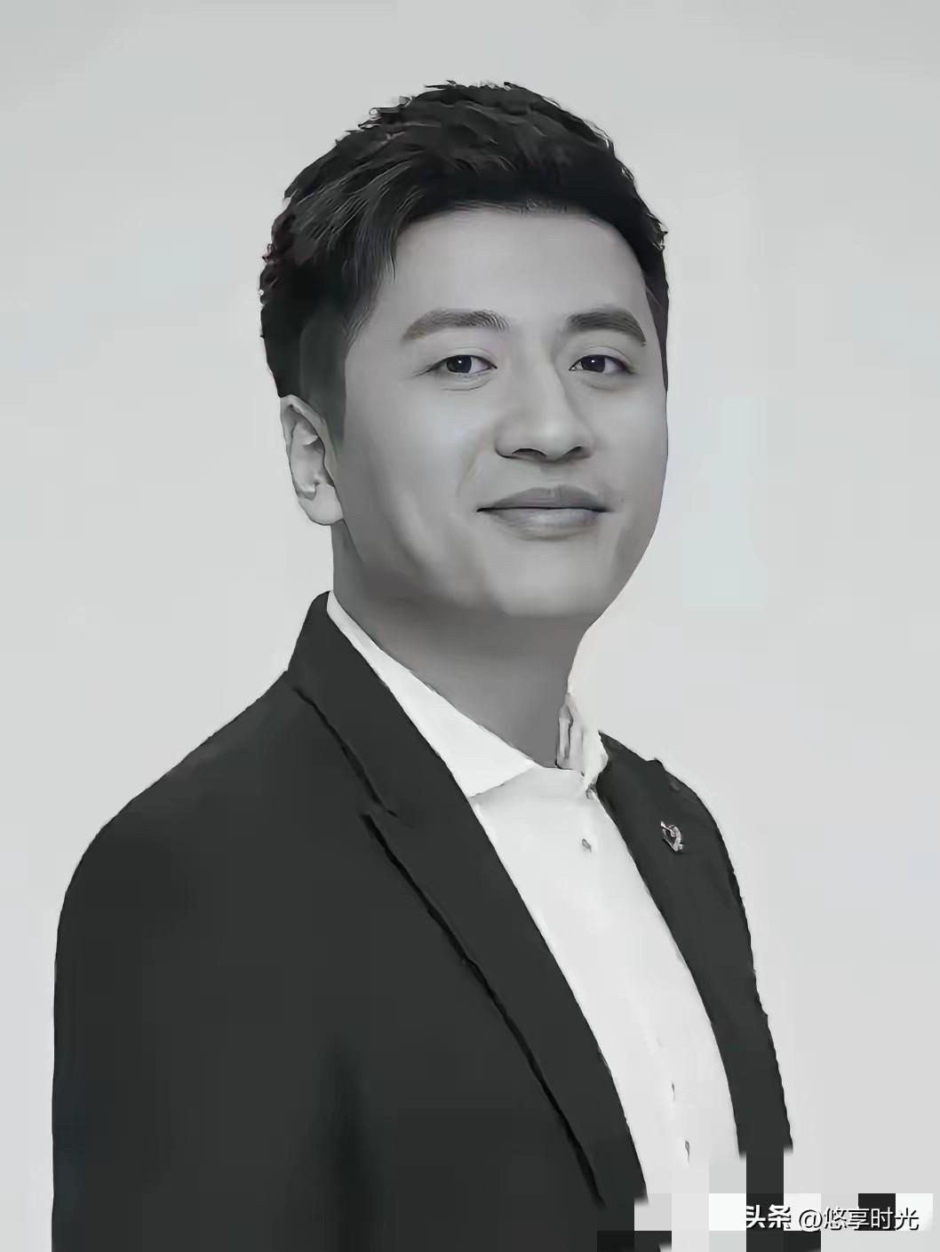 整个中国都在送他：从央视到米兰，从大冰到公司门口的鲜花。母校郑大，两次发文悼念；