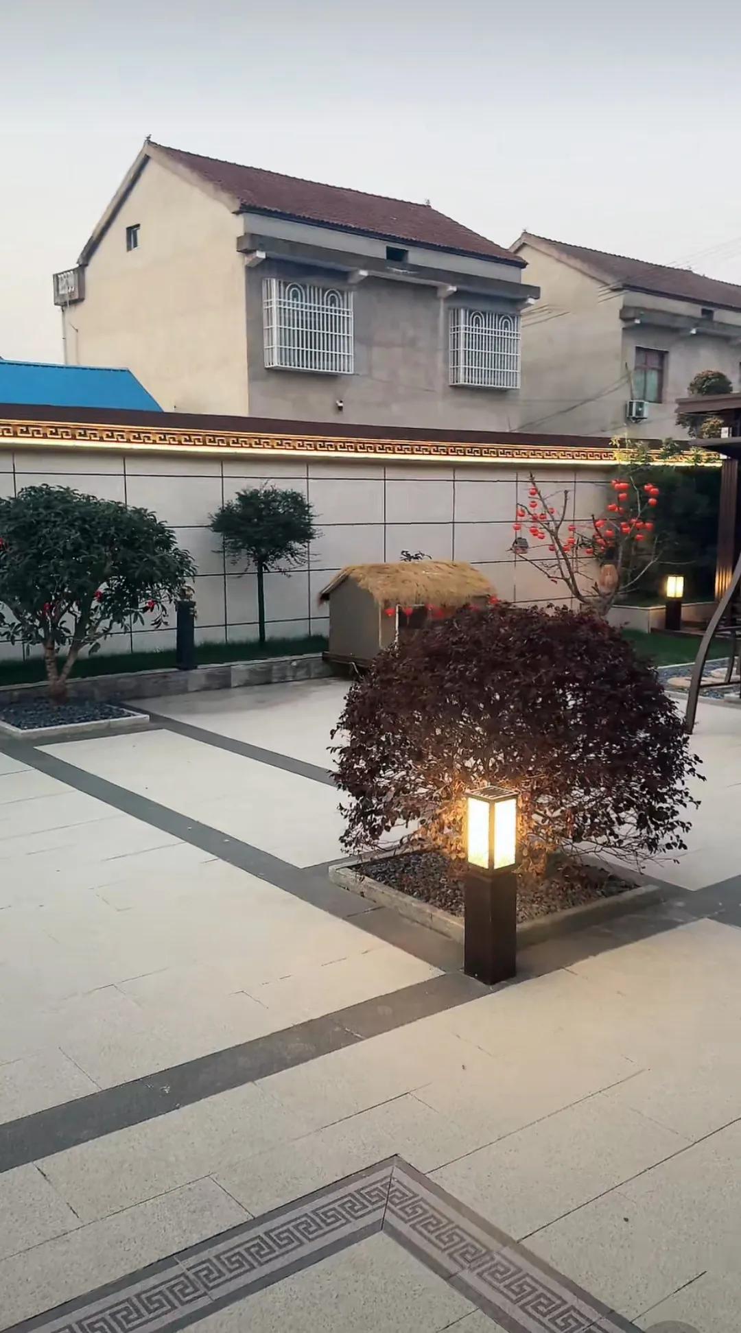 工作中悟出的道理主动争取＞被动等待。职场不会自动给“沉默的努力”颁奖。遇到机会主