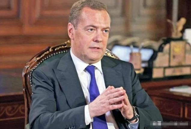 梅德韦杰夫在平壤一语惊人，金正恩对中国做出一个承诺，让咱放心，这次梅德韦杰夫访朝