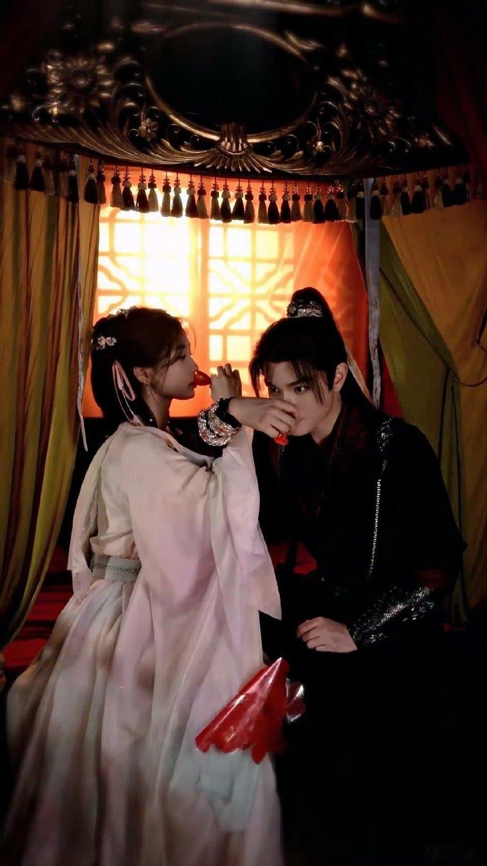 妙妙子期喝交杯酒  虞书欣丁禹兮古风大片交杯酒花絮 