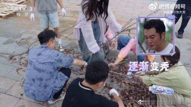 全世界都知道沙溢头发不多了沙溢真的太好笑，这个梗每次提到都会笑的我肚子疼啊 ​​