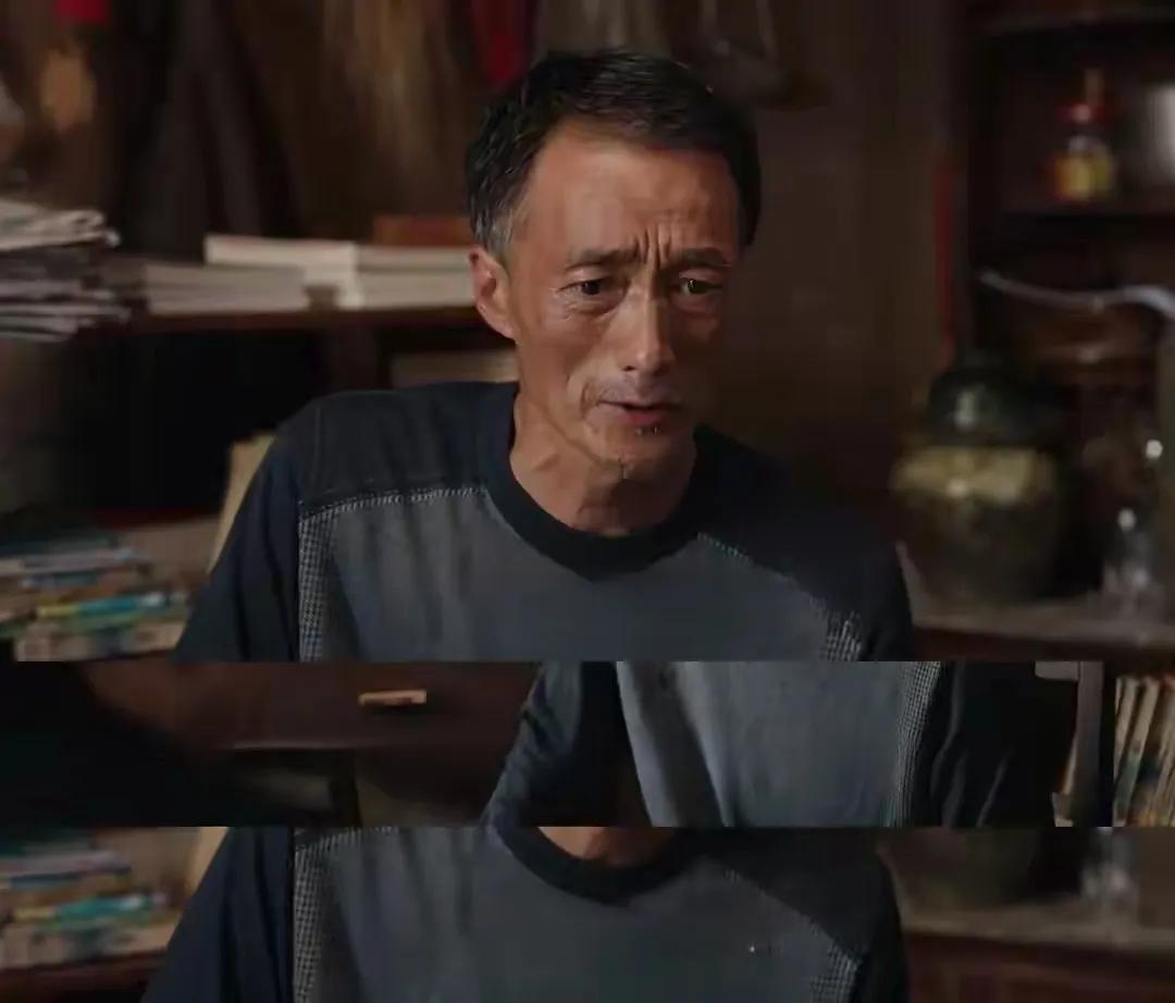 追剧《利剑·玫瑰》孙律师的儿子孙小光被红姨拐走后，因为生病被扔到垃圾桶里，好心的