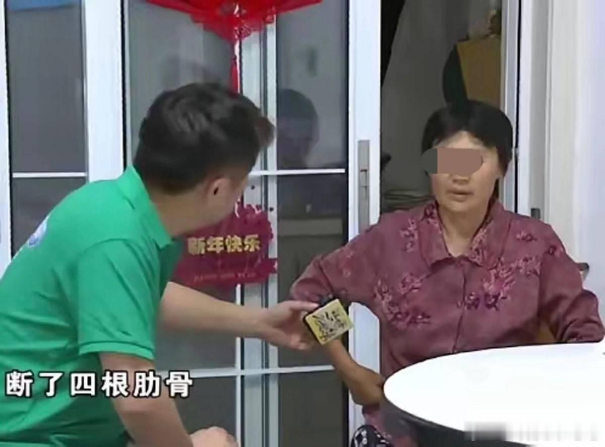 婆婆被儿媳打断肋骨儿子称情有可原儿媳打断婆婆四根肋骨，已构成轻伤二级，触犯《刑法