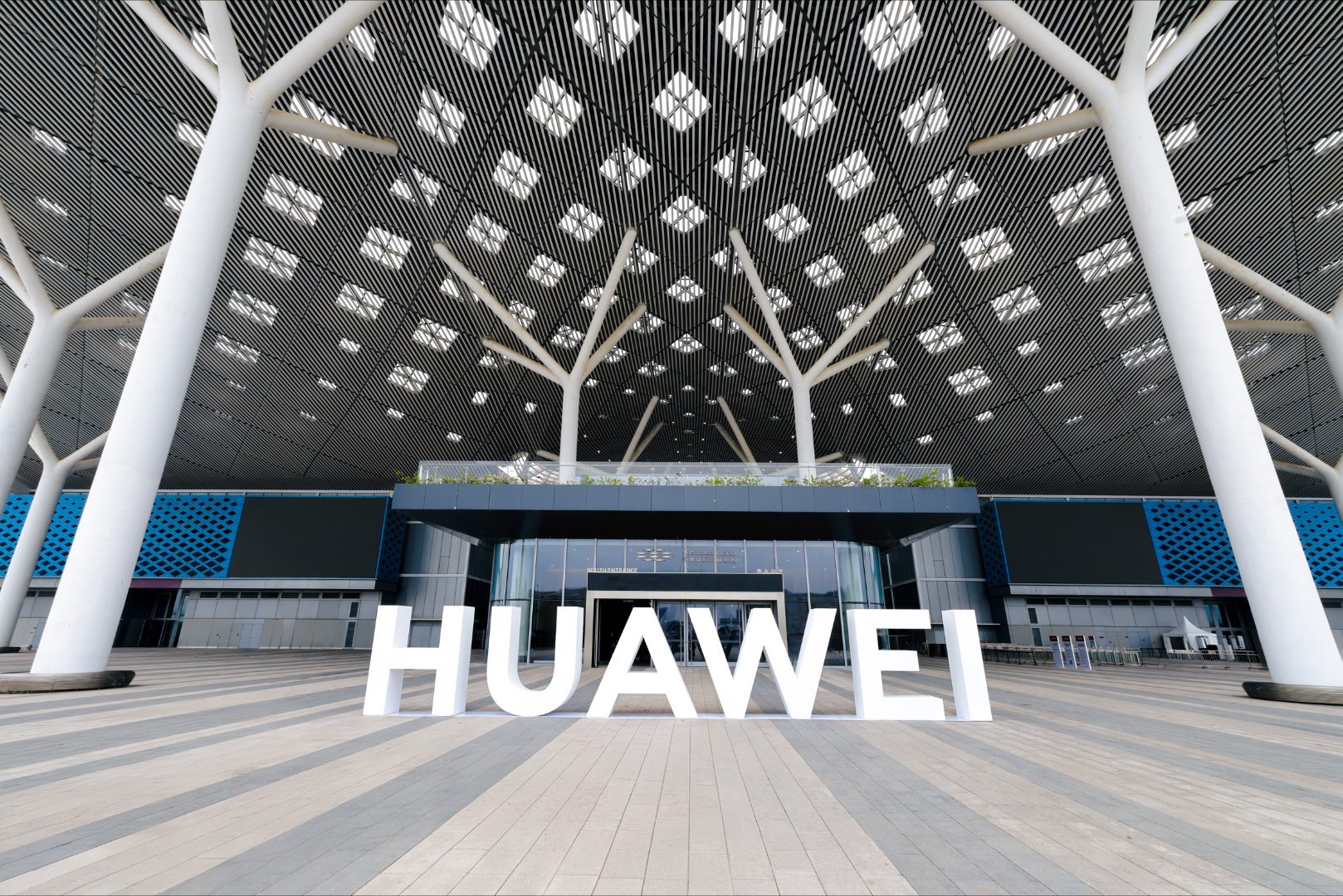 去华为发布会 nova 15系列及全场景新品发布会现场了，让我看看这怎么个事。不