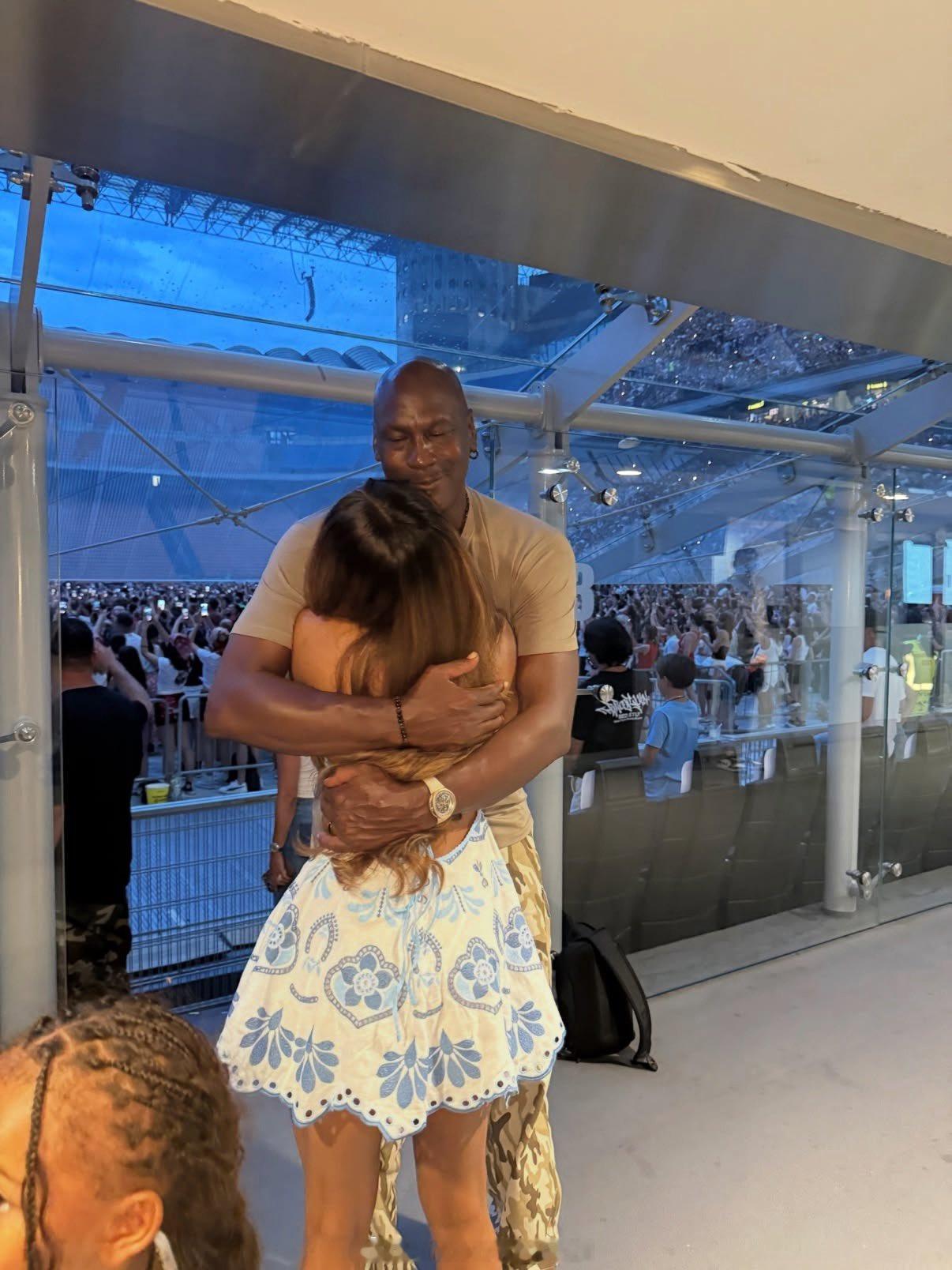 Victoria Monét and Michael Jordan 