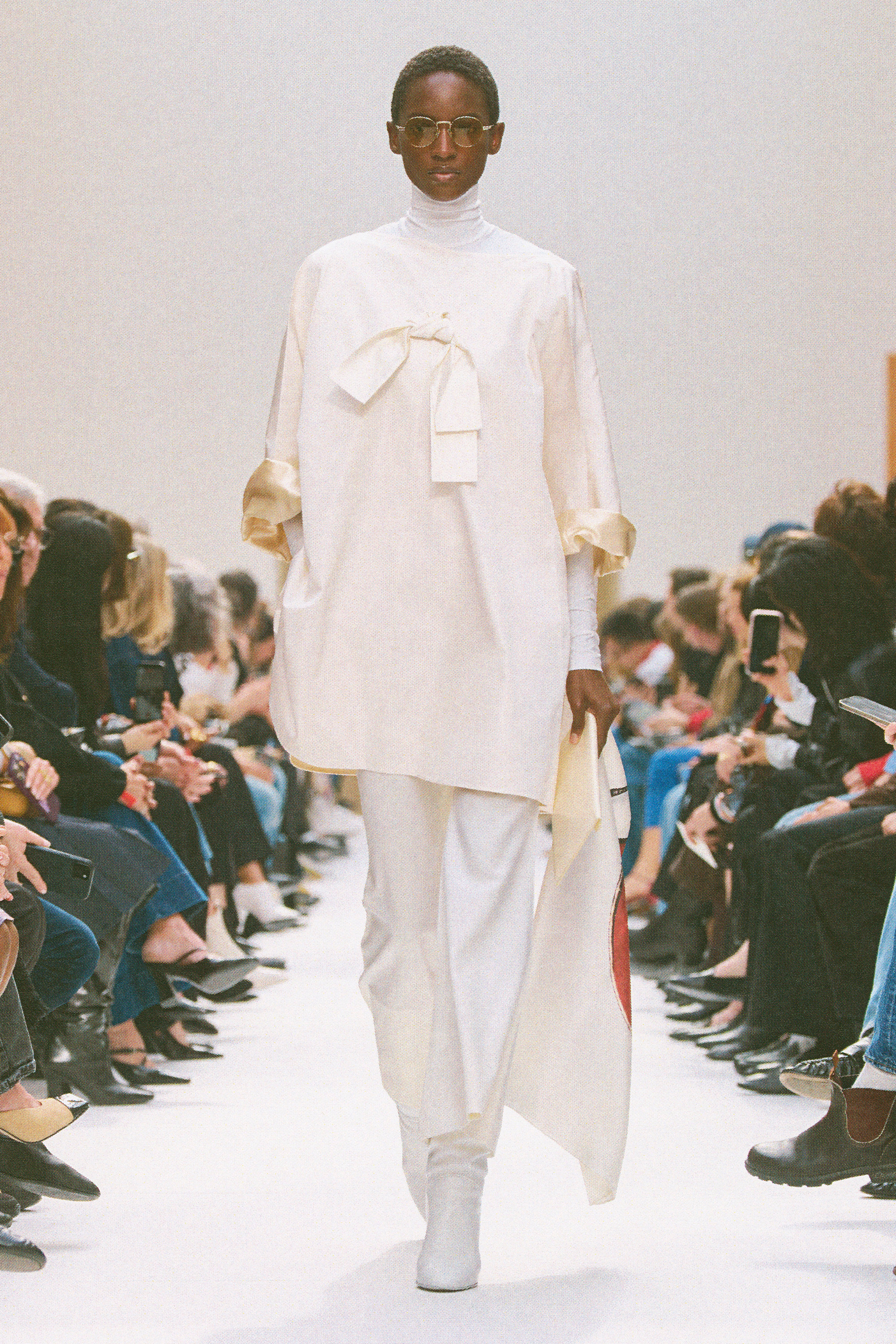 CELINE秀场细节满分 巴黎传奇府邸Hôtel Colbert de Torc