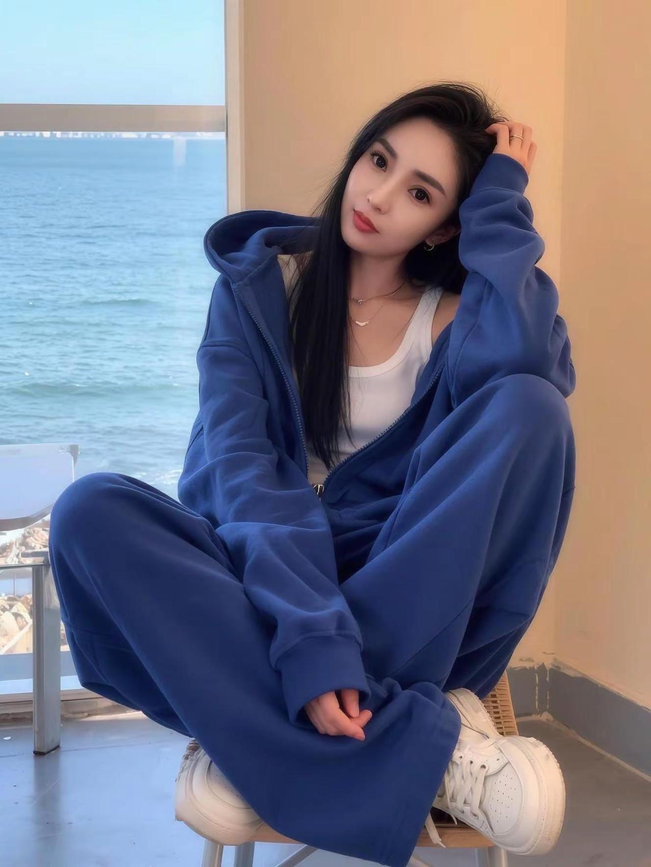 生活就像一架钢琴，白键是快乐，黑键是悲伤。但是，要记住只有黑白键的合奏才能弹出美