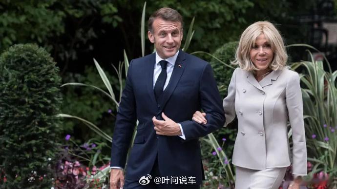马克龙将提交证据证明妻子是女性简单概括就是⬇️美国那个极右翼网红坎迪斯・欧文斯造