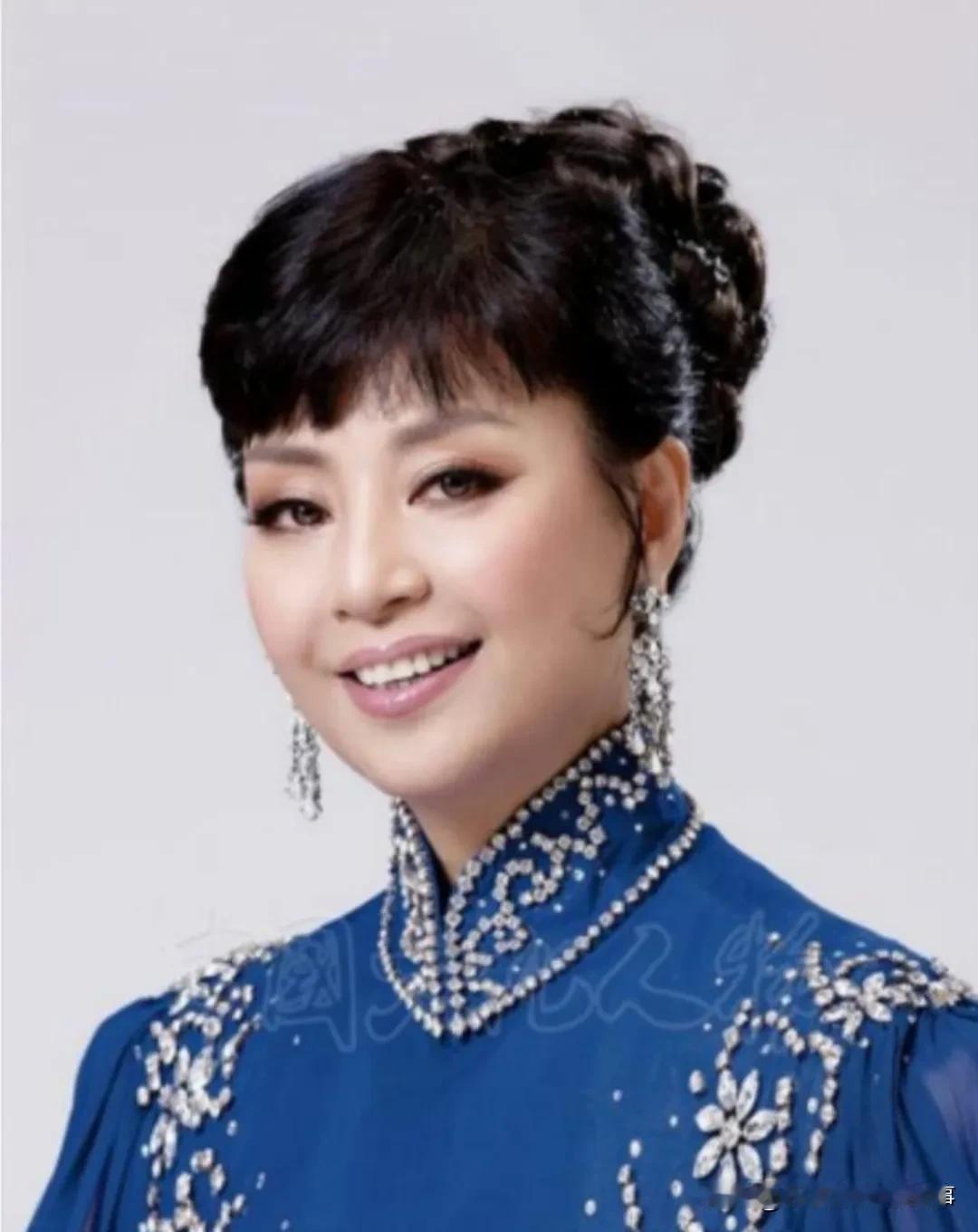 1987年，殷秀梅31岁，选择嫁给年长她10岁的程志，然而，出乎所有人的意料，婚