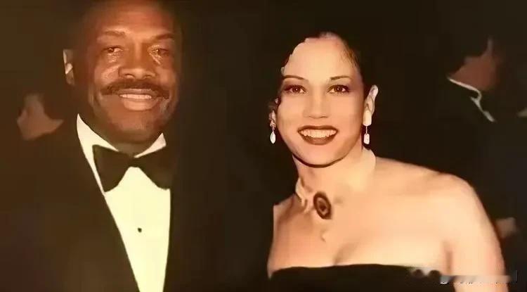 年轻的美国副总统哈里斯，黑人中的大美女

有一说一，哈里斯年轻时候挺漂亮的，那天