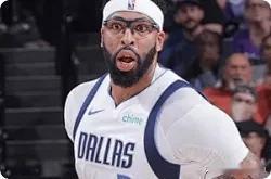 独行侠不可能交易戴维斯，因为他加盟至今已经有4大贡献

一，帮独行侠甩掉大包袱东