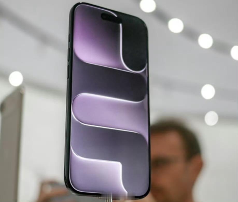 苹果四曲屏 还在华为的时候，荣耀就有... 