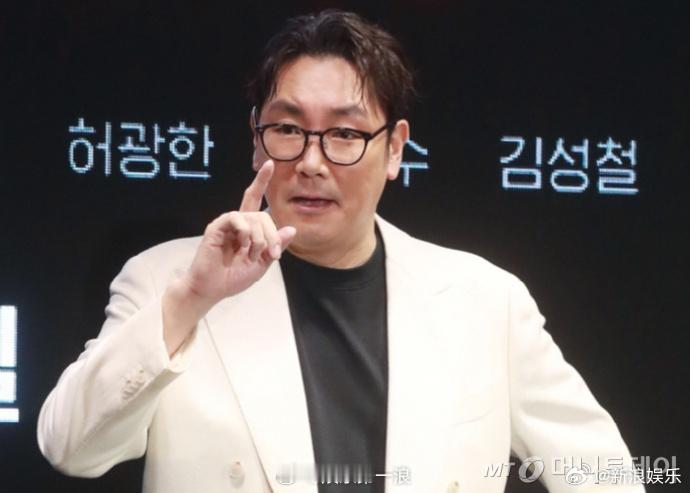 多位演员控诉被赵震雄施暴赵震雄方回应成名后仍施暴 据韩媒，多位演员、导演控诉赵震