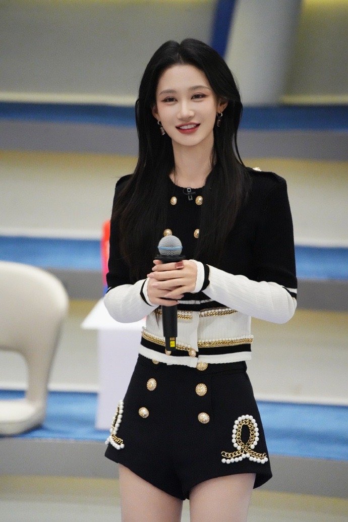 何宣林二公分组这是什么神仙配置！淡淡控场，何宣林献唱，唐艺昕陈凯琳颜值加持，二公