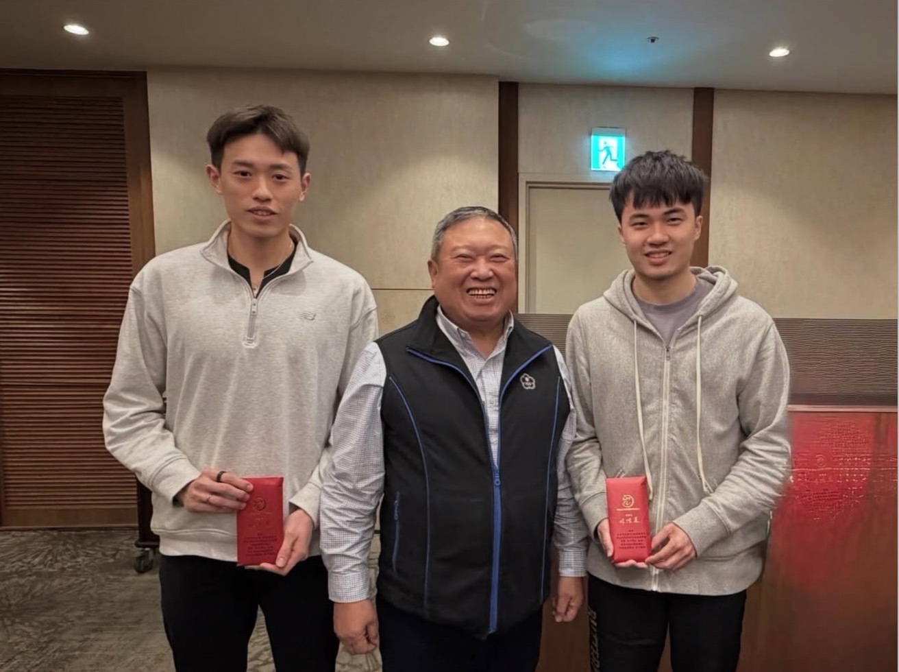 儒儒参加鸿道基金会尾牙～ 