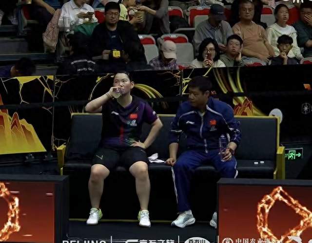 开门红：何卓佳3-0战胜韩莹 挺进WTT中国大满贯女单正赛次轮