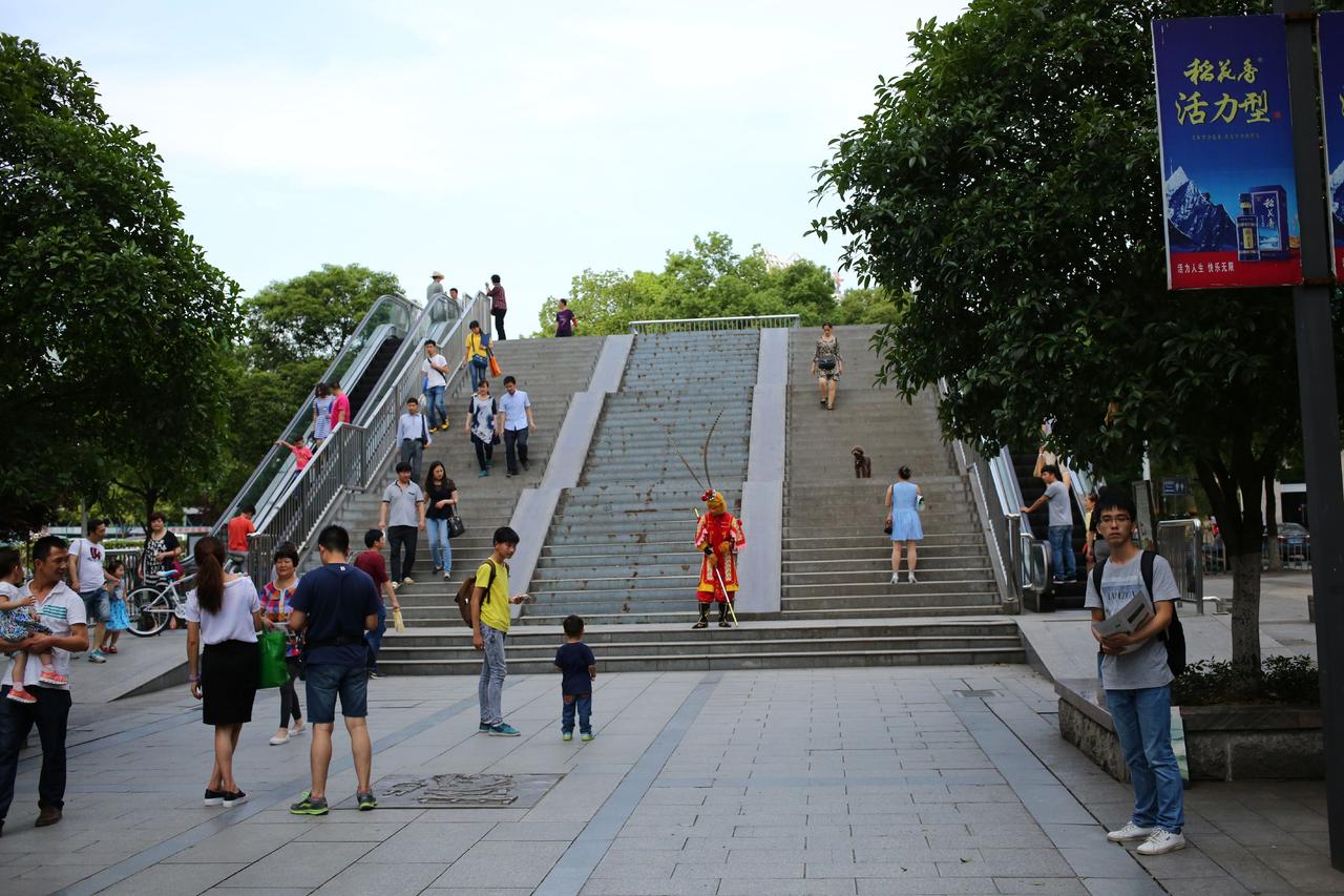 十年前的解放路步行街附近街景（白天）（点点关注不迷路，老照片持续发布中）宜昌 宜