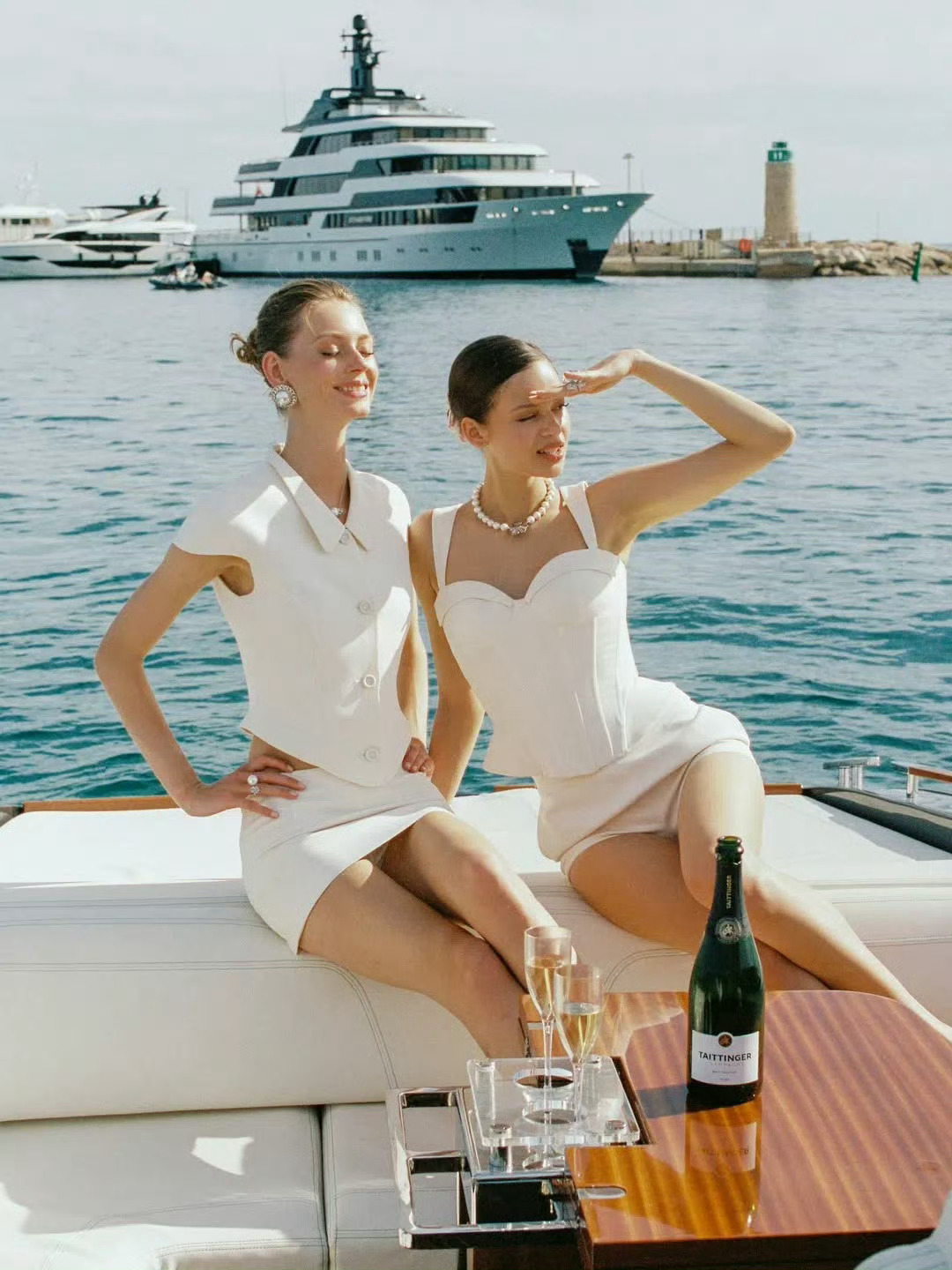 Lauren de Graaf and Hanna Tuuksam for Na