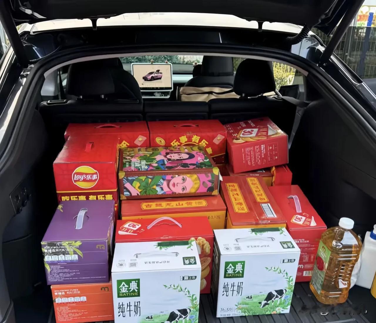 很纠结一件事情突然想问大家，过年到底要不要走亲戚，这些亲戚一年到头都没有联系，过
