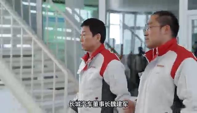 还有几天坦克700 Hi4-T就要上市了。魏总这个时候还在对车辆进行全方面把控，
