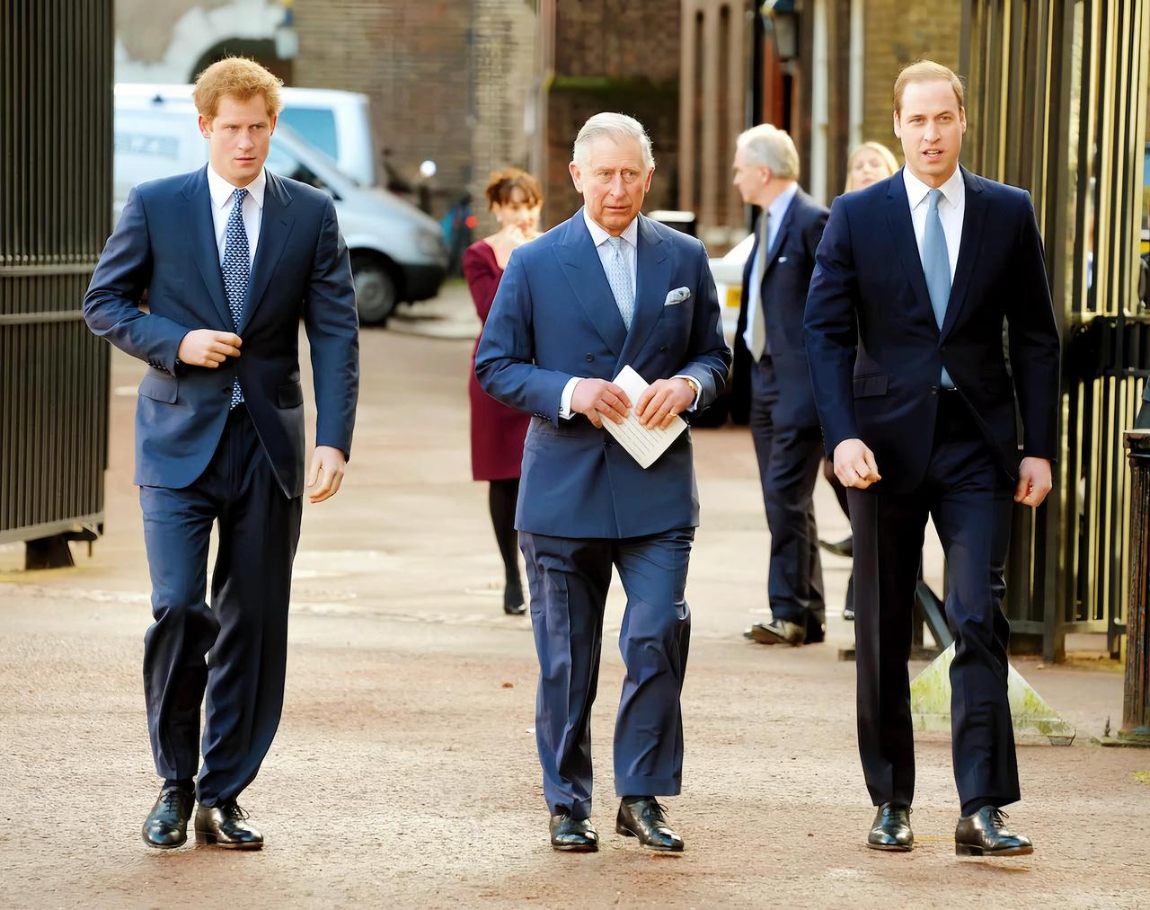 哈里王子即将面临婚变，因为他呼吁和平，得罪了不少人。
威廉王子和哈里王子并没有继