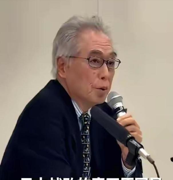 刷到一位日本学者的视频，瞬间让人脊背发凉。他说，全日本人都被教科书告知“二战败于