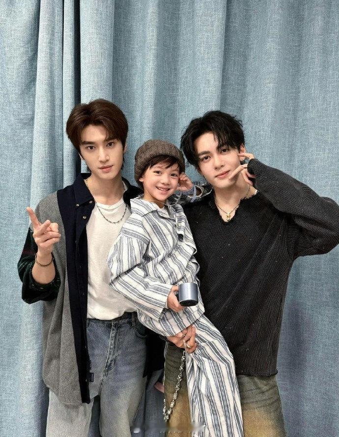 曾舜晞和张康乐的合照…如何？🌚 ​​​