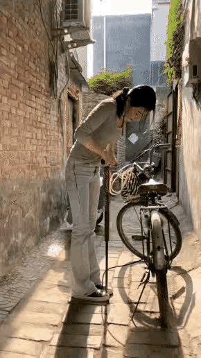 有没有一个人，就是看上一眼，就觉得自己瞬间就要恋爱的呢？