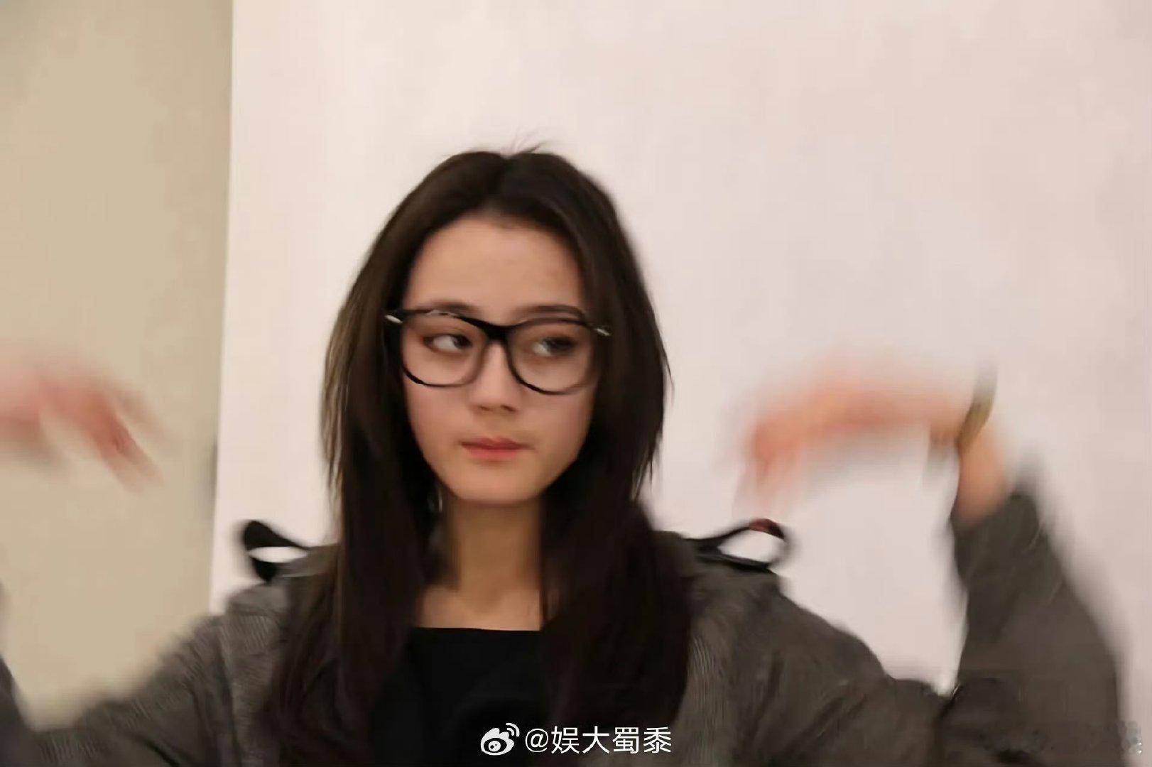 迪丽热巴逻辑表达素养贯穿演艺生涯迪丽热巴能力延续 迪丽热巴逻辑表达素养贯穿演艺生