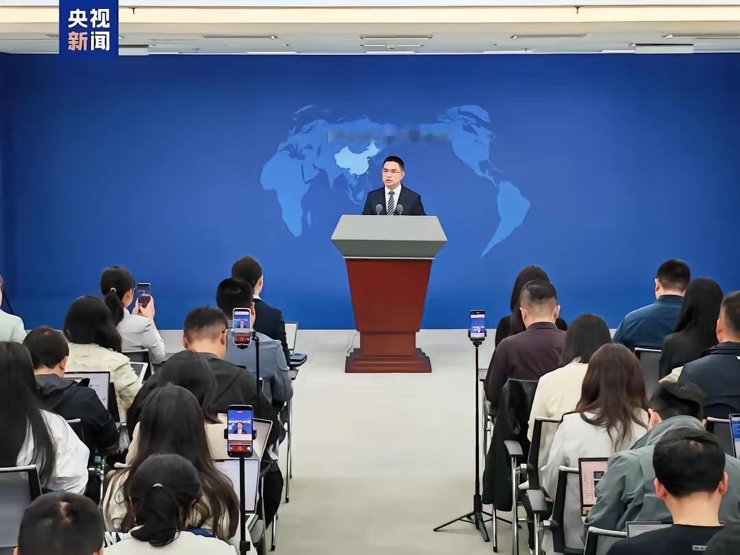 国台办一锤定音：统一后台湾这笔天价账单，直接归零！

台湾明年要花九千多亿新台币