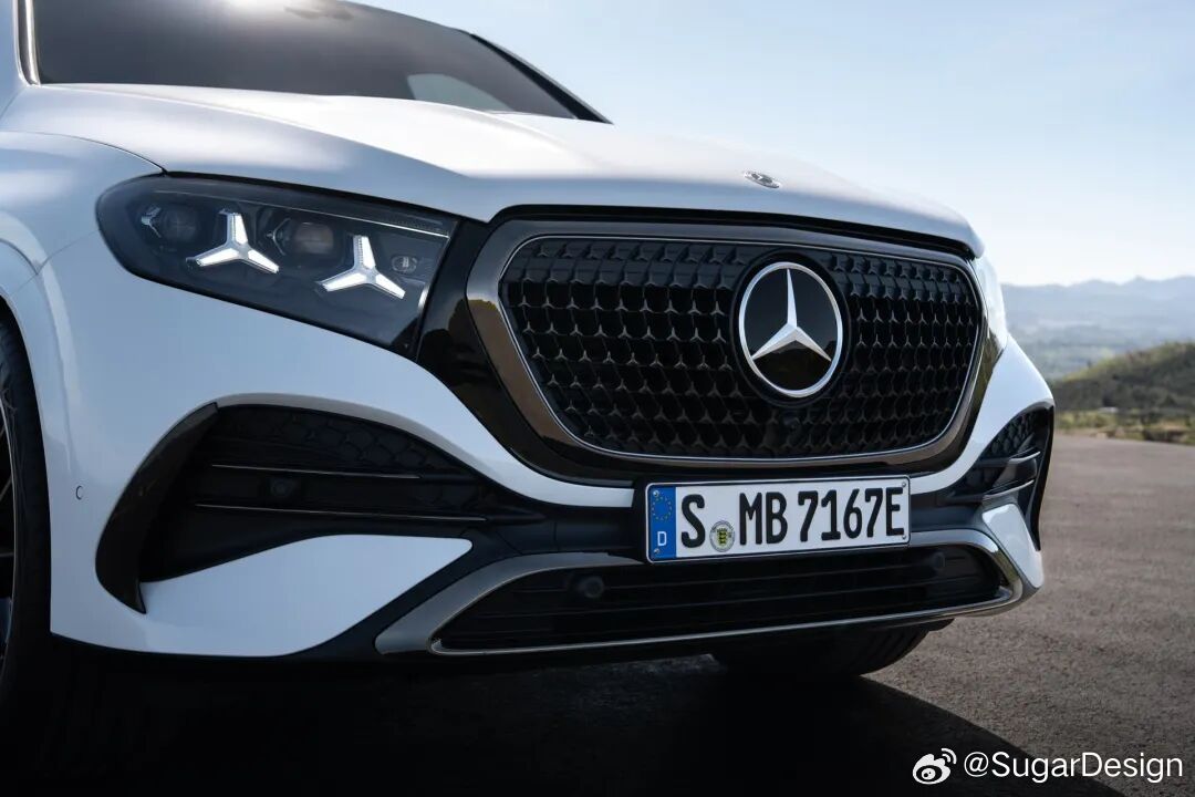 奔驰中改GLE轿跑官图发布存在感不高。。看上去挺适合做电车的你们觉得怎么样？ 