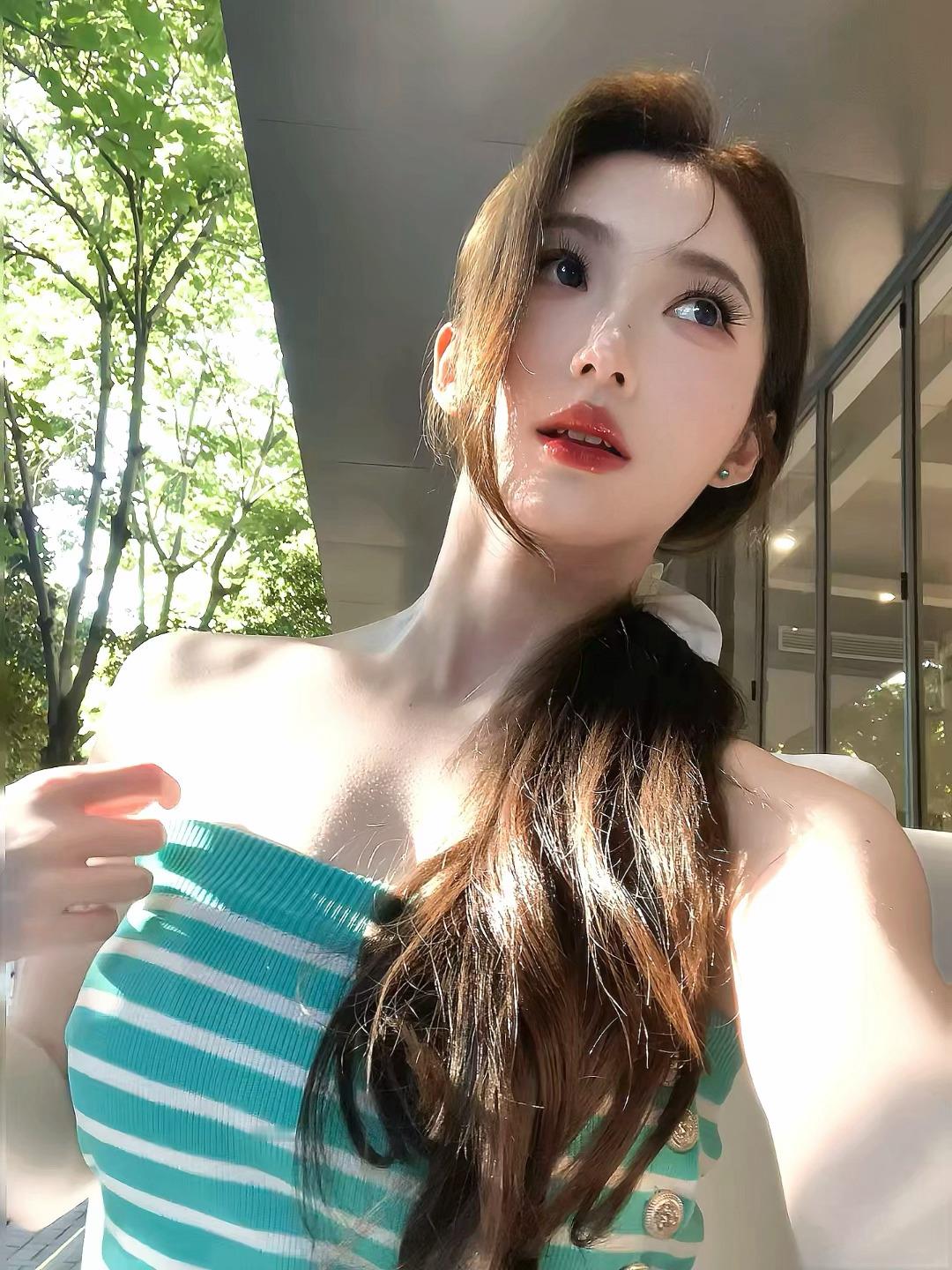 打字比较凶 语音比较温柔 只有见面的时候最乖🧚🏻‍♀️ ​​​