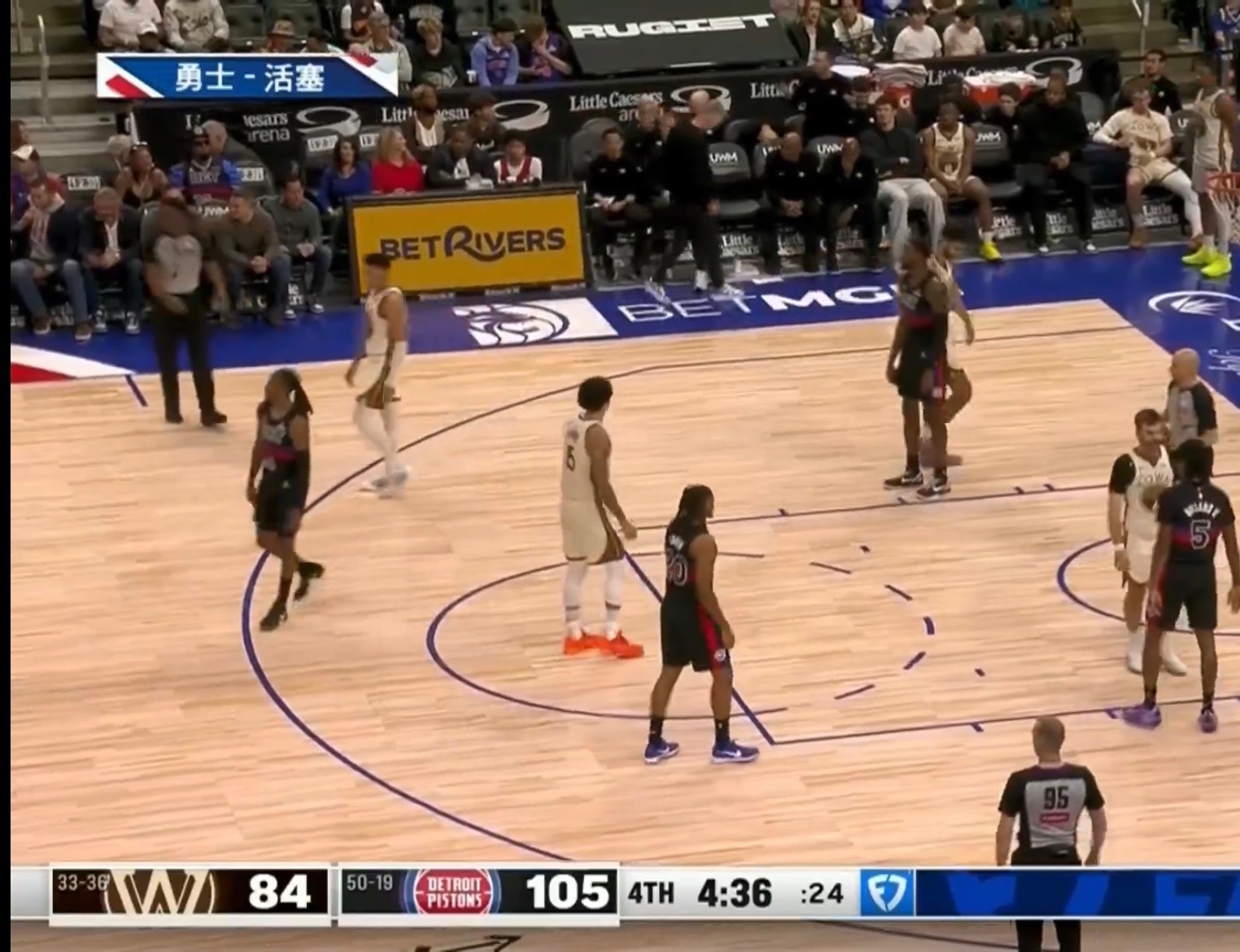 勇士的比赛现在有一个点挺好的，就是我早上起床把直播打开，然后把手机放在旁边，看着