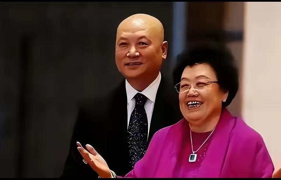 今天最难熬的人，大概就是迟重瑞了吧，他73岁了，据报道在4月5日，爱了一辈子的她