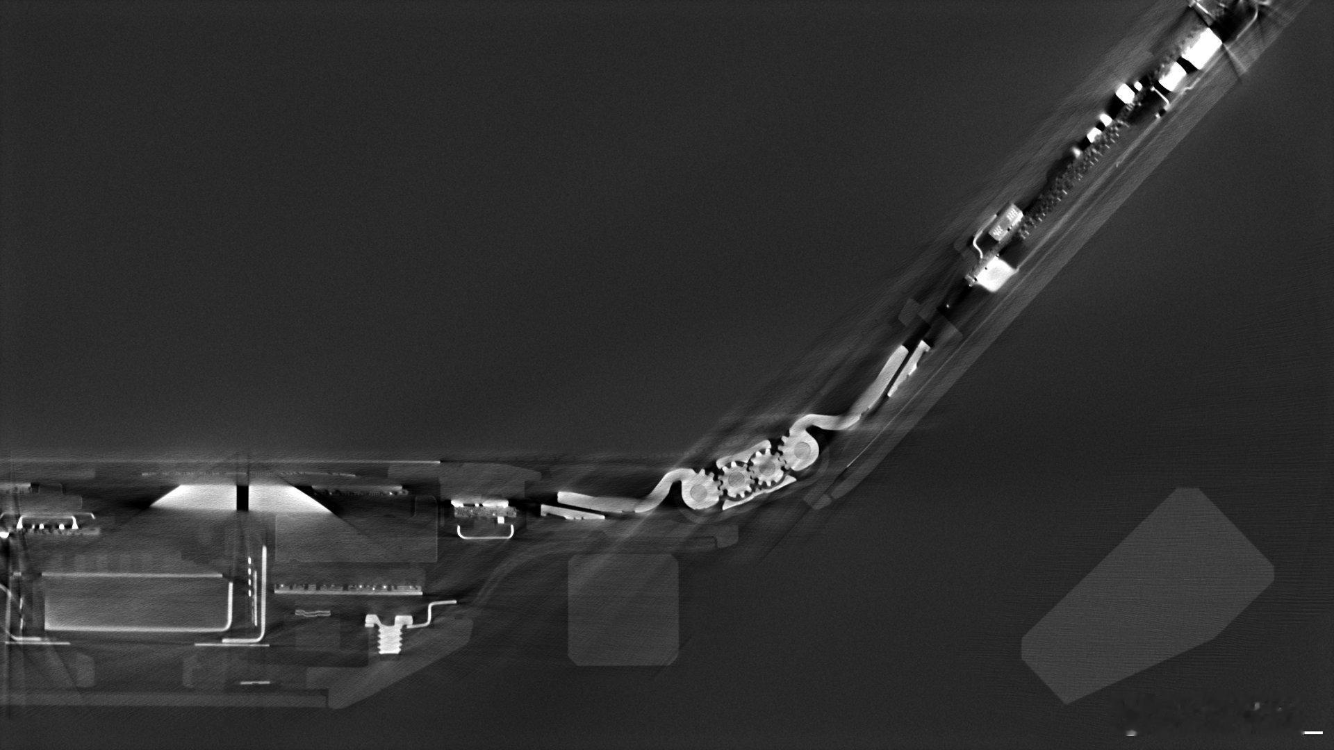 这铰链升级太懂用户了！火箭钢材质让强度直接拉满，配合钛合金和碳纤维，机身又轻又结