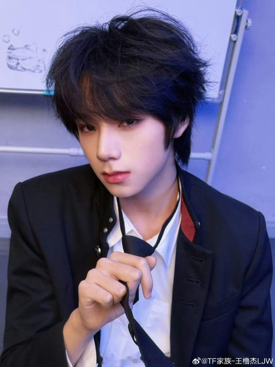 王橹杰 学长好完全神颜来着！！ 