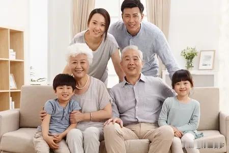 这个问题很好回答，首先我们要明白什么是信仰。
信仰不是宗教，而是人面临死亡时的终