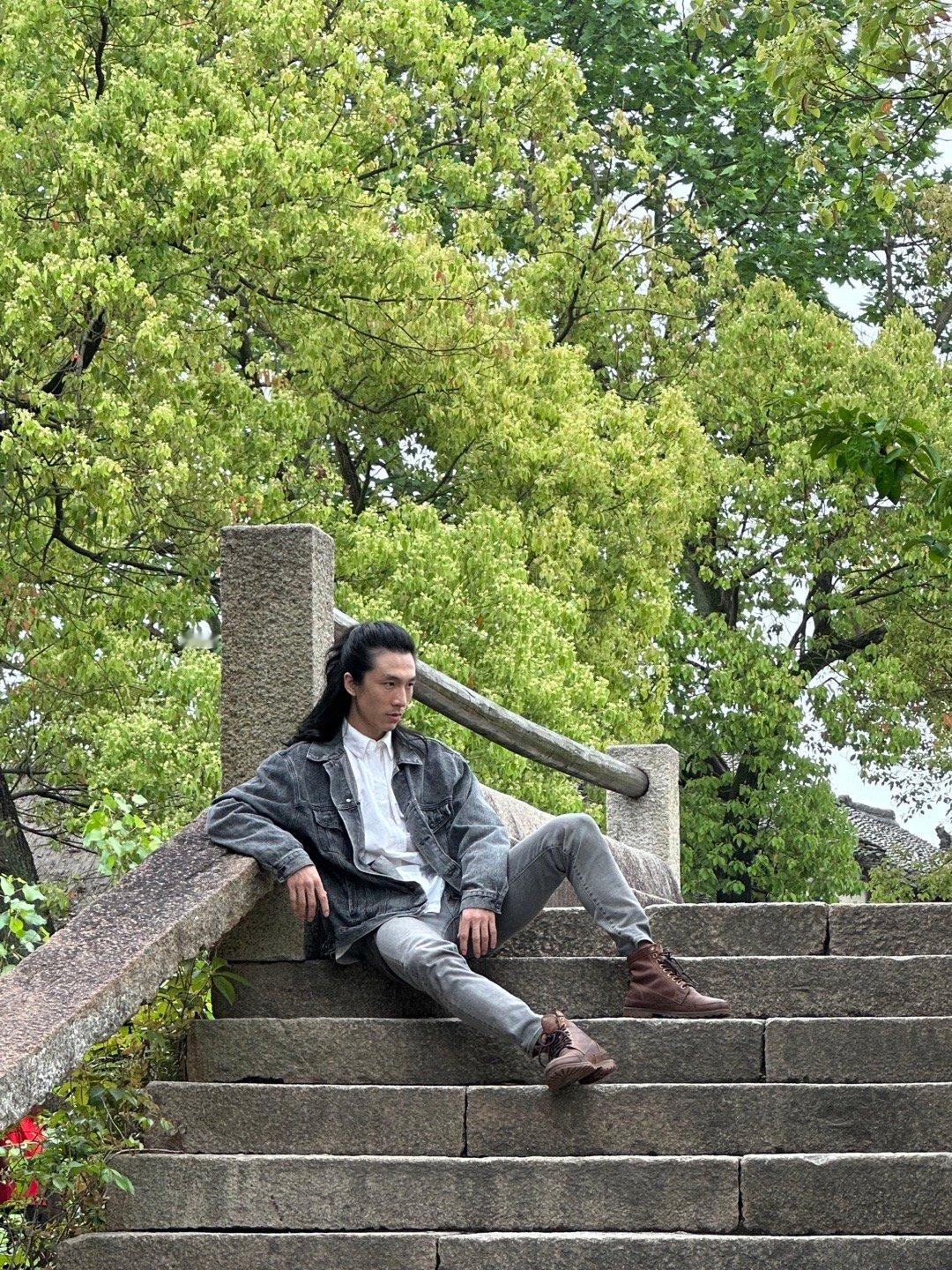 #封神质子团濮院团建# 看质子团在濮院时装周上的花式走秀，是一种享受！#濮院时装