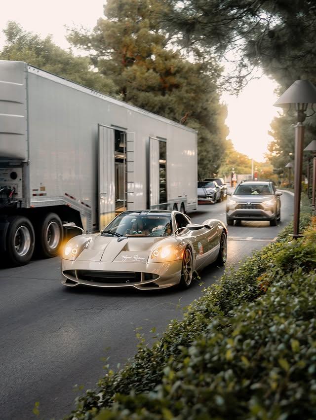 苹果高级副总裁Eddy Cue唯一一台Pagani Huayra Co...